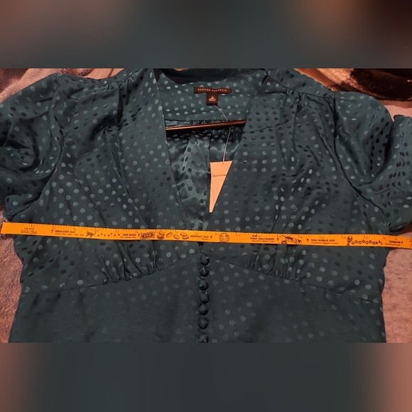 🎄Banana Republic Silk Teal Short Sleeve, Polka Dot Dress Sz 12 NWT! - Picture 12 of 13